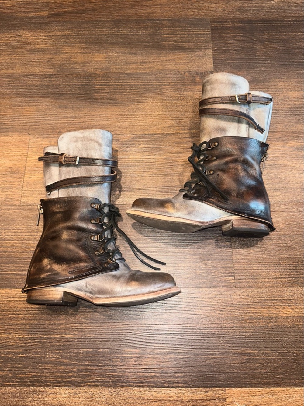 Ravi - Freebird Grey/Multi Boot
*No dust bags or box included*